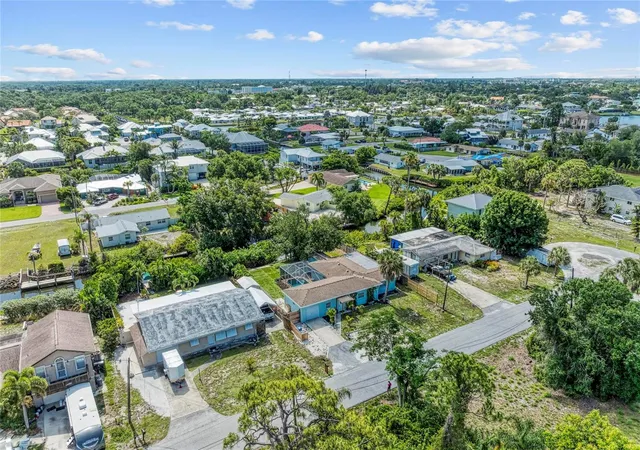 2nd image of 312 Winfield Wy, Nokomis, FL 34275 | MLS# A4694207