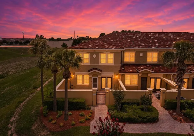 Homes for sale in Davenport, FL | 2828 Bella Vista Dr, Davenport, FL 33897 | MLS# S5150245