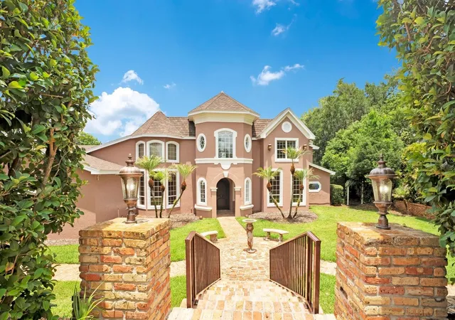 1st image of 133 Van Fleet Ct, Auburndale, FL 33823 | MLS# L4962024