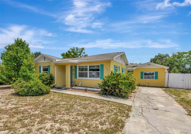 2nd image of 1223 Union St, Clearwater, FL 33755 | MLS# TB8510309