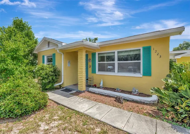 3rd image of 1223 Union St, Clearwater, FL 33755 | MLS# TB8510309