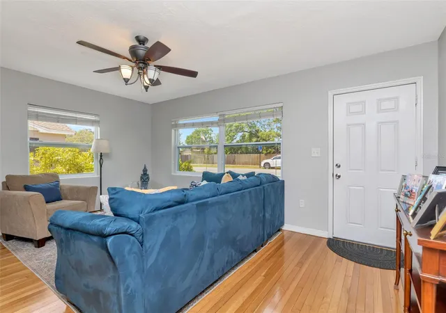 5th image of 1223 Union St, Clearwater, FL 33755 | MLS# TB8510309
