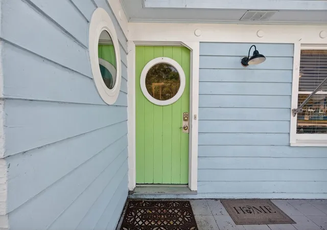 3rd image of 731 N Oleander Ave, Daytona Beach, FL 32118 | MLS# FC318653