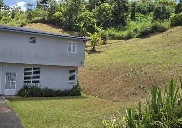 Photo 4 of Single family home for sale at Carr 813 Km 25 Int, Naranjito, PR 00719 | MLS# PR9121472 | Listing updated on 2026-09-23