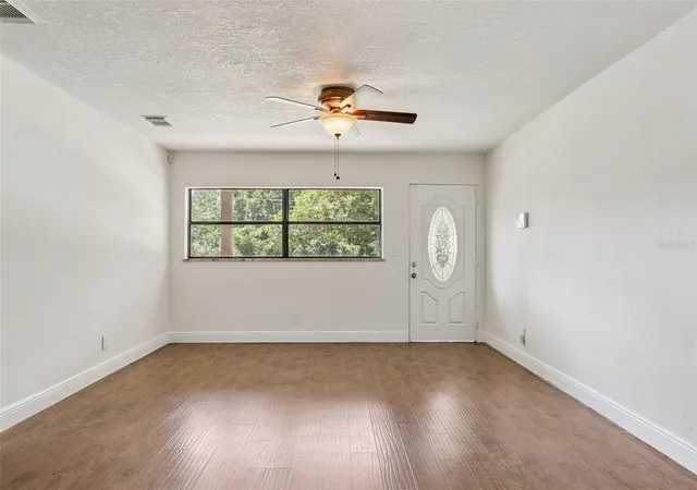 Photo 4 of Single family home for sale at 163 Lake Harriet Dr, Altamonte Springs, FL 32714 | MLS# O6409209 | Listing updated on 2026-10-02