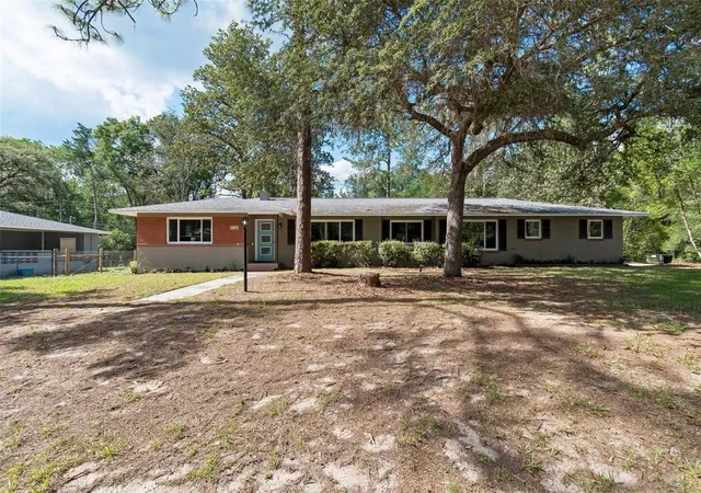 Homes for sale in Gainesville, FL | 3706 Sw 2nd Pl, Gainesville, FL 32607 | MLS# GC540445