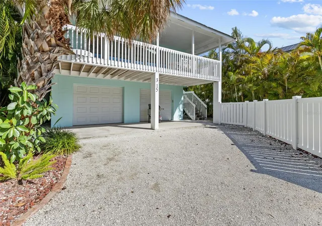 Photo 3 of Single family home for sale at 315 Spring Ave, Anna Maria, FL 34216 | MLS# A4694221 | Listing updated on 2026-05-29