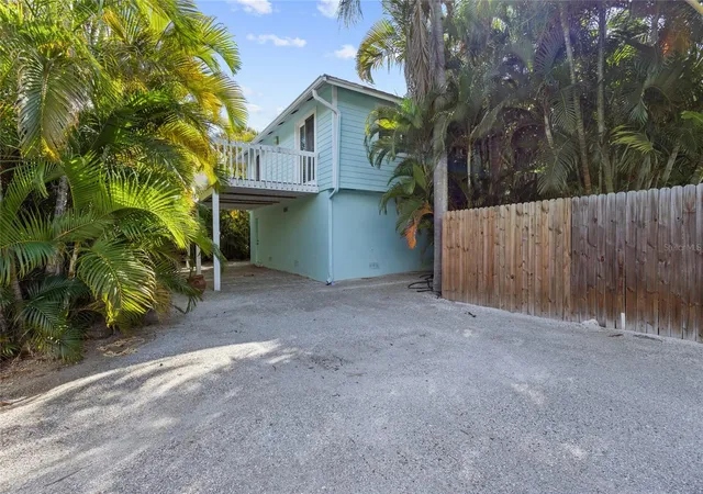 Photo 3 of Single family home for sale at 315 Spring Ave, Anna Maria, FL 34216 | MLS# A4694221 | Listing updated on 2026-05-29