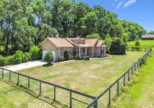 3rd image of 20540 Sw 5Th Pl, Dunnellon, FL 34431 | MLS# OM725007
