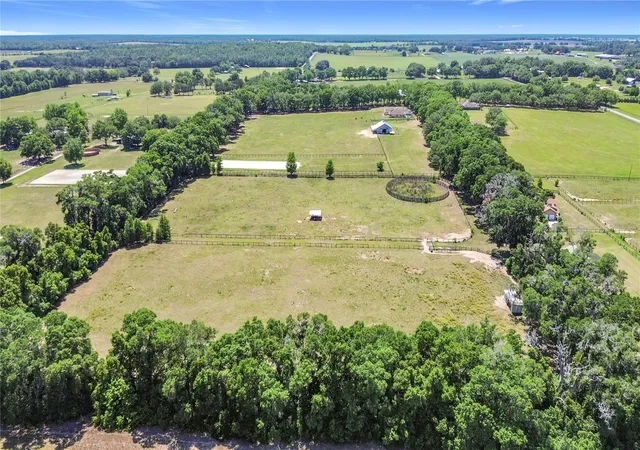 53rd image of 20540 Sw 5th Pl, Dunnellon, FL 34431 | MLS# OM725007
