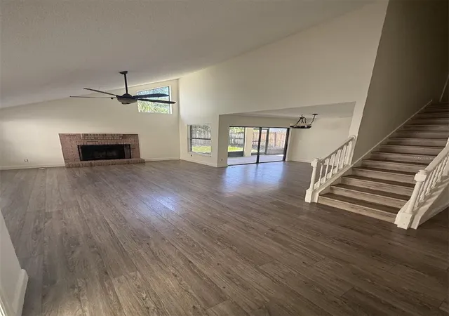 3rd image of 1859 Springwood Cir N, Clearwater, FL 33763 | MLS# TB8510363