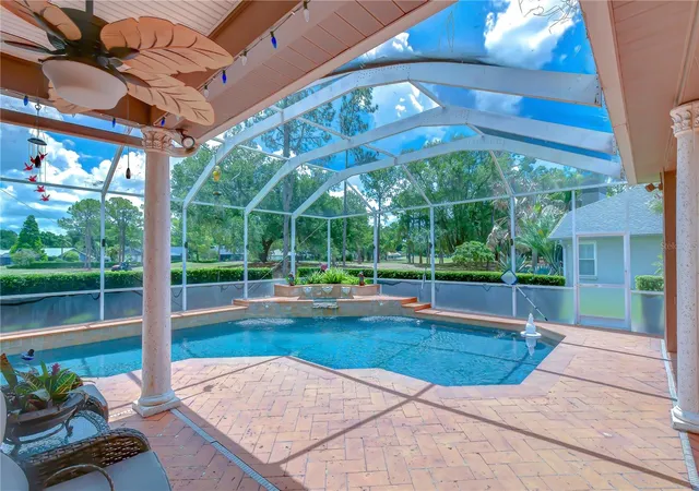 3rd image of 3810 Turkey Oak Dr, Valrico, FL 33596 | MLS# TB8510375
