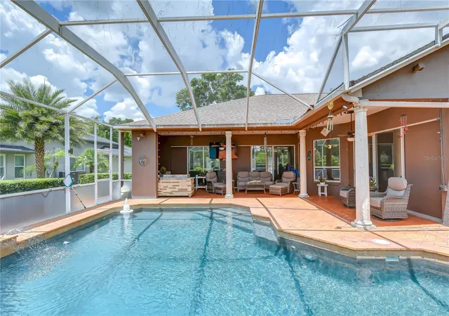4th image of 3810 Turkey Oak Dr, Valrico, FL 33596 | MLS# TB8510375
