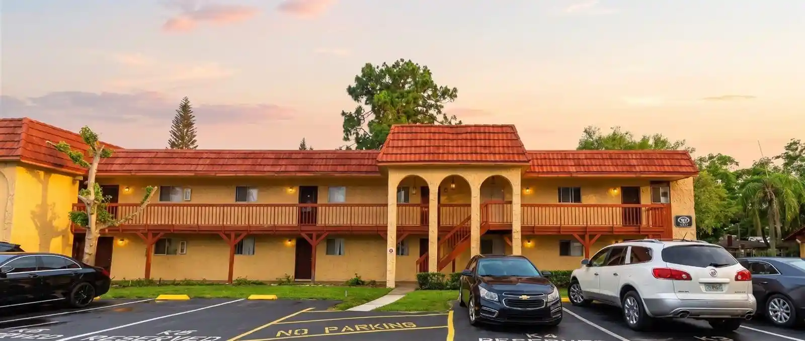 Listing Photo 1 - Condo for sale in 2850 N Powers Dr located at 2850 N Powers Dr, ORLANDO, FL 32818 - Unit #83