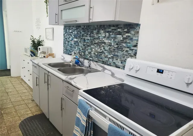 Homes for sale in Arecibo, PR | 10 Calle Covalle Gandia St #201 B, Arecibo, PR 00612 | MLS# PR9121477