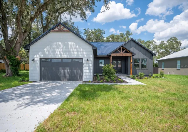 Single family home for sale at 2411 Old Medulla Rd, LAKELAND, FL 33811 | MLS# L4962029