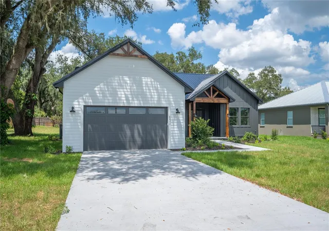 Photo 1 of Single family home for sale at 2411 Old Medulla Rd, Lakeland, FL 33811 | MLS# L4962029 | Listing updated on 2026-08-24