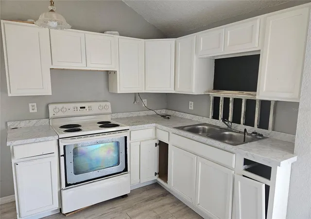 Photo 3 of Single family home for sale at 2220 20th Street S, St Petersburg, FL 33712 | MLS# TB8510396 | Listing updated on 2026-05-21