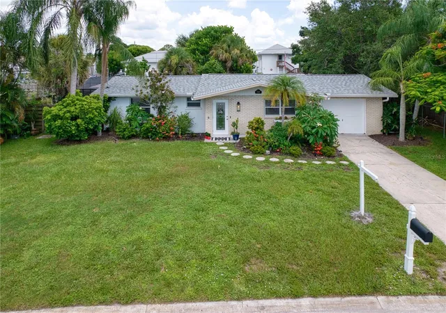 1st image of 510 Dona Dr, Nokomis, FL 34275 | MLS# A4694243