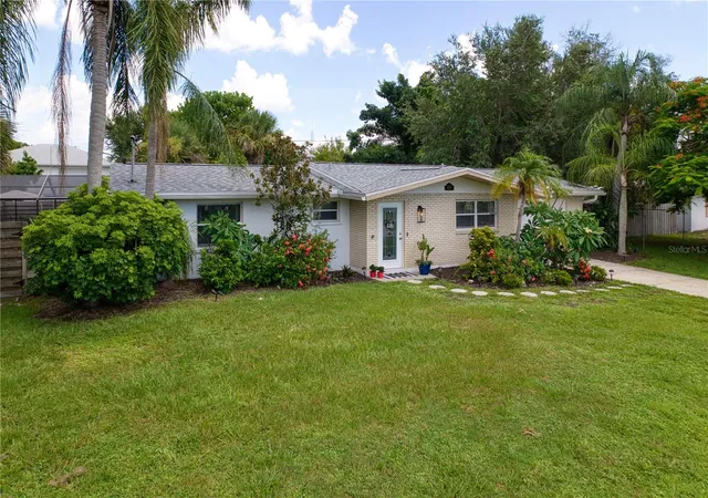 2nd image of 510 Dona Dr, Nokomis, FL 34275 | MLS# A4694243