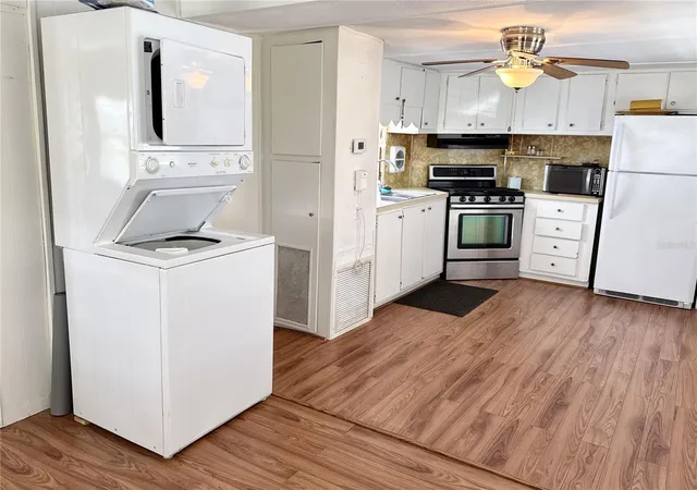 Photo 4 of Manufactured home for sale at 425 Mount Piney Ave NE #681, Saint Petersburg, FL 33702 | MLS# TB8510414 | Listing updated on 2026-09-12