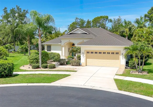 2nd image of 122 Clear Lake Dr, Englewood, FL 34223 | MLS# N6144405
