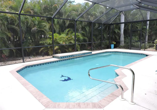 5th image of 122 Clear Lake Dr, Englewood, FL 34223 | MLS# N6144405