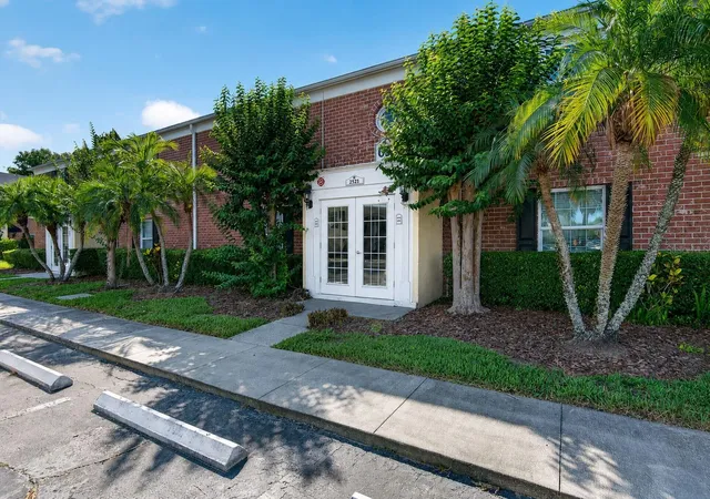 Photo 2 of Condo for sale at 2521 Cedar Cypress Ct #101, Tampa, FL 33618 | MLS# TB8510427 | Listing updated on 2026-09-22