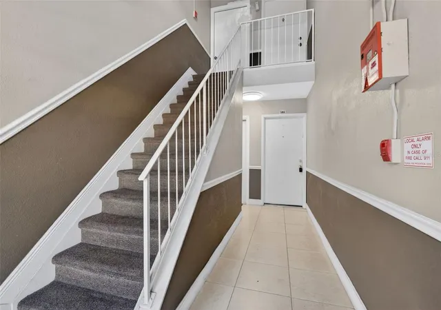 Listing Photo 4 - Condo for sale in building located at 2521 Cedar Cypress Ct, TAMPA, FL 33618 - Unit #101