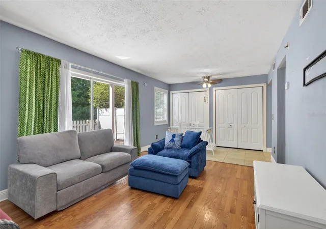 Listing Photo 5 - Condo for sale in building located at 2521 Cedar Cypress Ct, TAMPA, FL 33618 - Unit #101