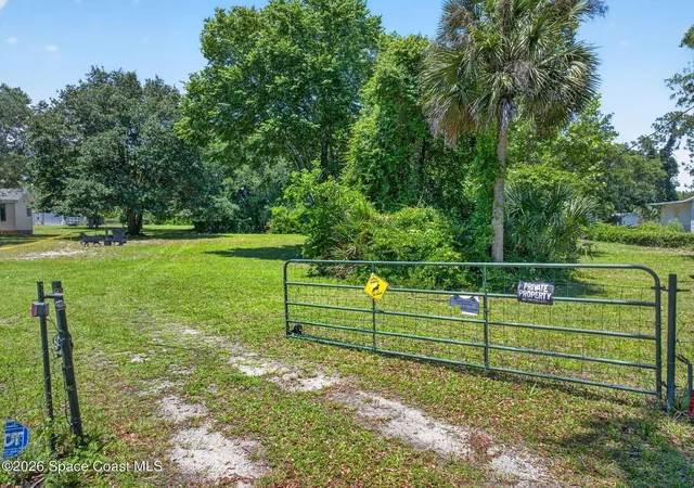Homes for sale in Mims, FL | 6700 Us Hwy 1, Mims, FL 32754 | MLS# O6409297