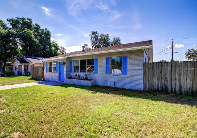 Photo 1 of Single family home for sale at 2107 Monticello Ave, Lakeland, FL 33801 | MLS# TB8510437 | Listing updated on 2026-08-27