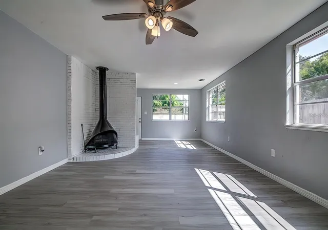 Photo 3 of Single family home for sale at 2107 Monticello Ave, Lakeland, FL 33801 | MLS# TB8510437 | Listing updated on 2026-08-27