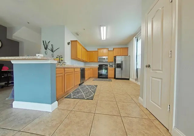 Listing Photo 3 - Condo for sale in building located at 15625 Boggy Oak Cir, WINTER GARDEN, FL 34787 - Unit #108B