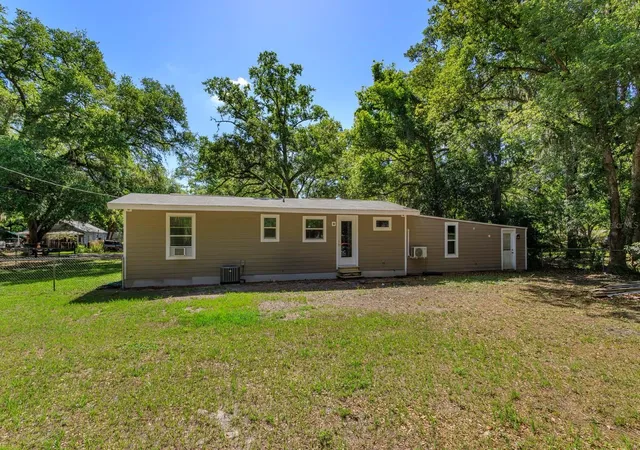 Photo 3 of Single family home for sale at 2820 Magnolia Ave, Sanford, FL 32773 | MLS# G5112583 | Listing updated on 2026-09-08