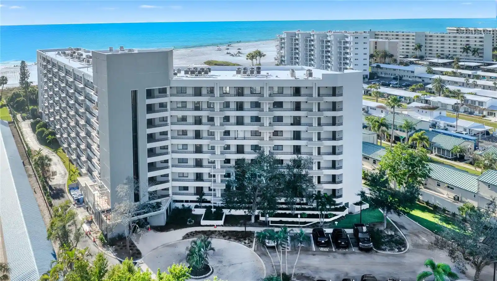 Listing Photo 2 - Condo for sale in Casarina Condominiums located at 5880 Midnight Pass Rd, Sarasota, FL 34242 - Unit #907