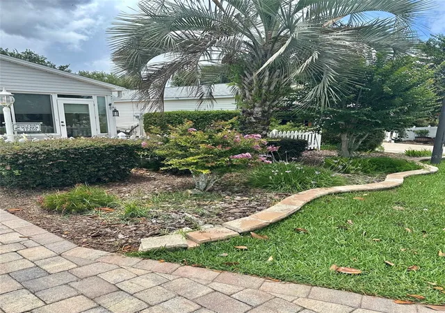 Photo 2 of Single family home for sale at 17350 Se 77th Sycamore Ave, The Villages, FL 32162 | MLS# G5112584 | Listing updated on 2026-07-24