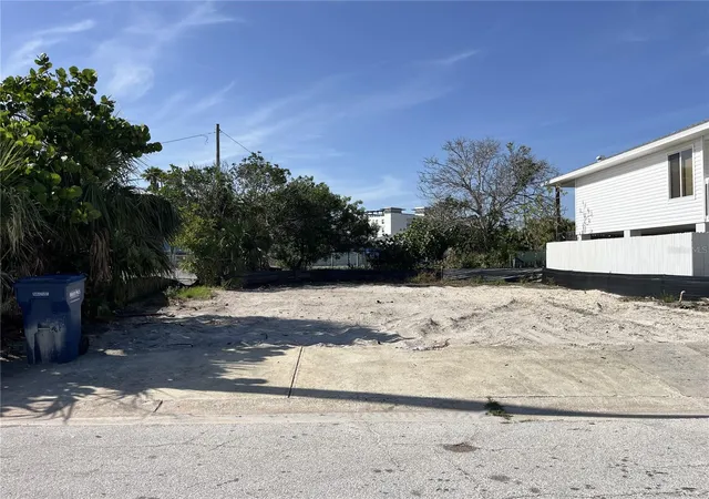 3rd image of 180 E Madeira Ave, Madeira Beach, FL 33708 | MLS# TB8510472