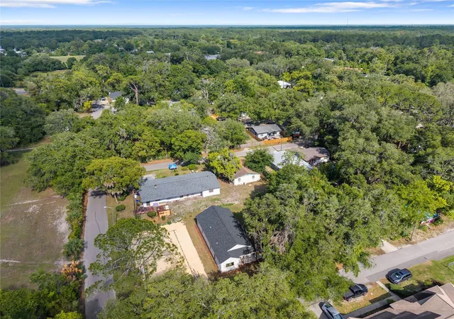 35th image of 925 Ne 17th Dr, Gainesville, FL 32641 | MLS# GC540457