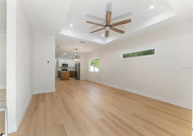 5th image of 925 Ne 17Th Dr, Gainesville, FL 32641 | MLS# GC540457