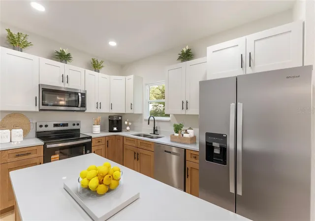 Photo 4 of Single family home for sale at 925 NE 17th Drive, Gainesville, FL 32641 | MLS# GC540457 | Listing updated on 2026-08-28