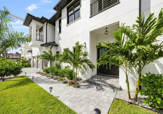 3rd image of 3701 S Lynwood Ave, Tampa, FL 33611 | MLS# TB8510477