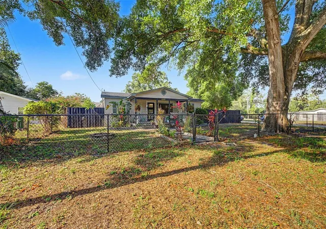 Photo 2 of Single family home for sale at 1318 W Rambla St, Tampa, FL 33612 | MLS# TB8510484 | Listing updated on 2026-10-03