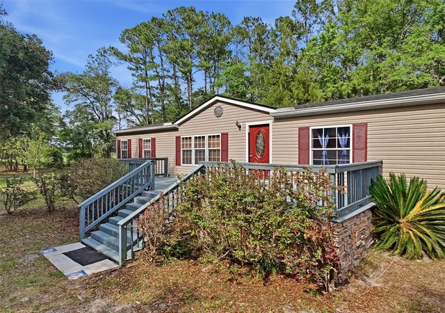 3rd image of 17926 Se 49Th Pl, Hawthorne, FL 32640 | MLS# TB8510489