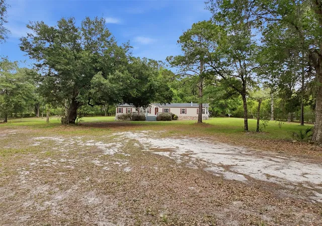 5th image of 17926 Se 49Th Pl, Hawthorne, FL 32640 | MLS# TB8510489