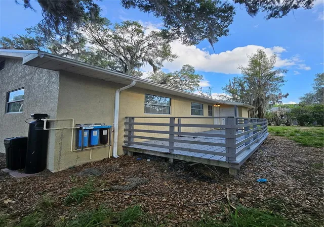 Photo 3 of Single family home for sale at 7237 Hillcrest St, Leesburg, FL 34748 | MLS# S5150275 | Listing updated on 2026-08-21