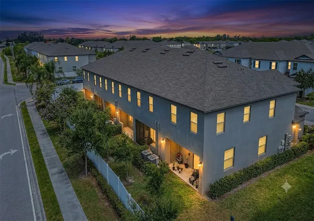 2nd image of 817 Royal Empress Dr, Ruskin, FL 33570 | MLS# TB8510491