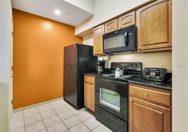 Photo 3 of Condo for sale at 8101 Resort Village Dr #3905, Orlando, FL 32821 | MLS# O6409353 | Listing updated on 2026-08-14