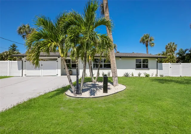 2nd image of 214 85th St, Holmes Beach, FL 34217 | MLS# TB8510500
