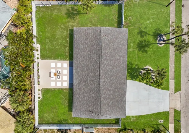 39th image of 214 85th St, Holmes Beach, FL 34217 | MLS# TB8510500